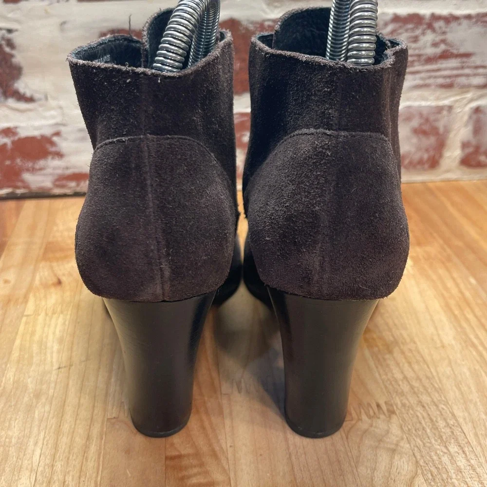 Born Womens Dark Brown Suede Front Zip Ankle‎ Booties Block Heel D39522 Size 6